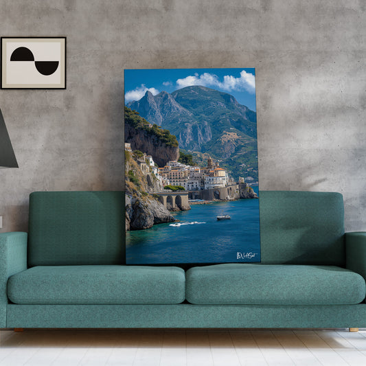Kayalık Sahil Kasabası kanvas tablo — duvarda dekorasyon görünümü