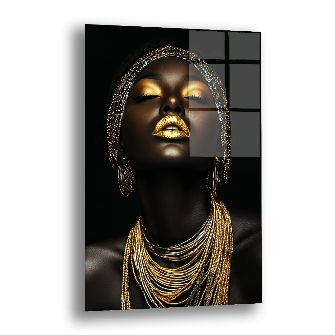 Altın Kolyeli Kadın - Cam Tablo