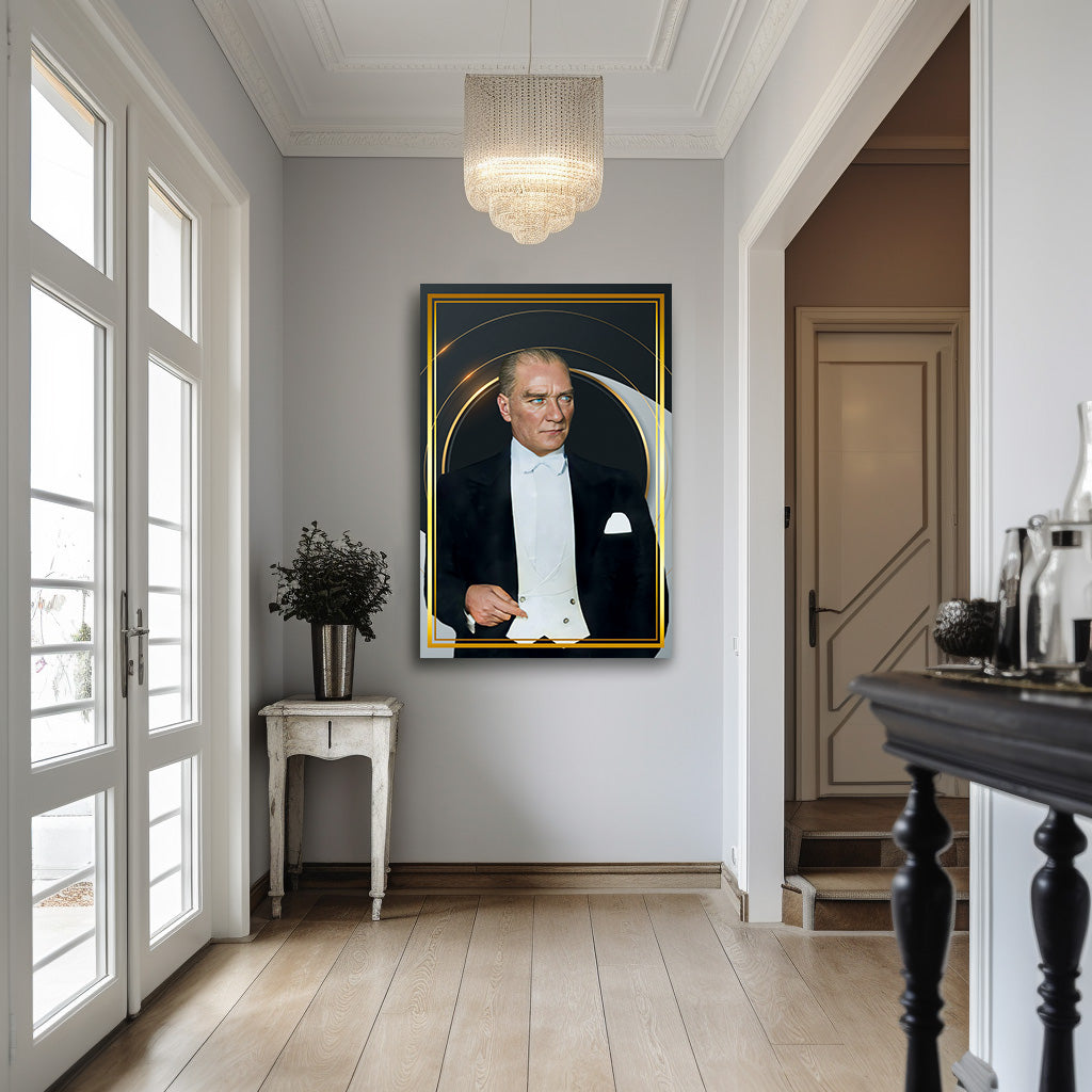 Altın Çerçeveli Atatürk Portresi kanvas tablo — duvarda dekorasyon görünümü