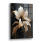 Altın Damarlı Beyaz Çiçek 2 cam tablo — koyu, mat bir zeminde tek başına açan beyaz bir çiçeği, yapraklarındaki altın damarla