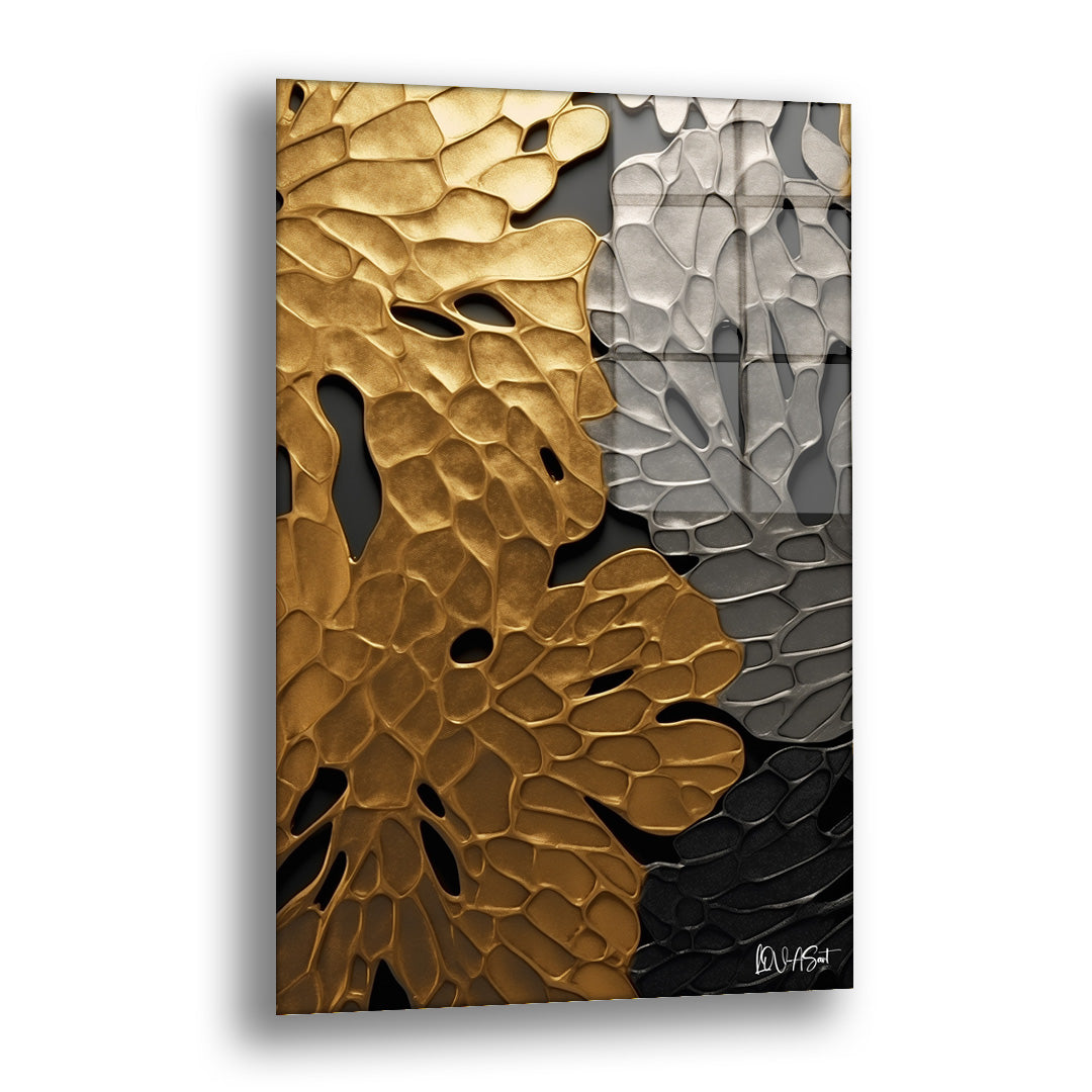 Altın Gümüş Yapraklar cam tablo — bir yanı altın diğer yanı gümüş olan yaprak kümelerinin karşılıklı durduğu soyut bir çalışm
