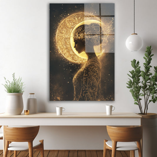 Altın Hilalde Kadın Silueti cam tablo — iç mekân uygulama örneği