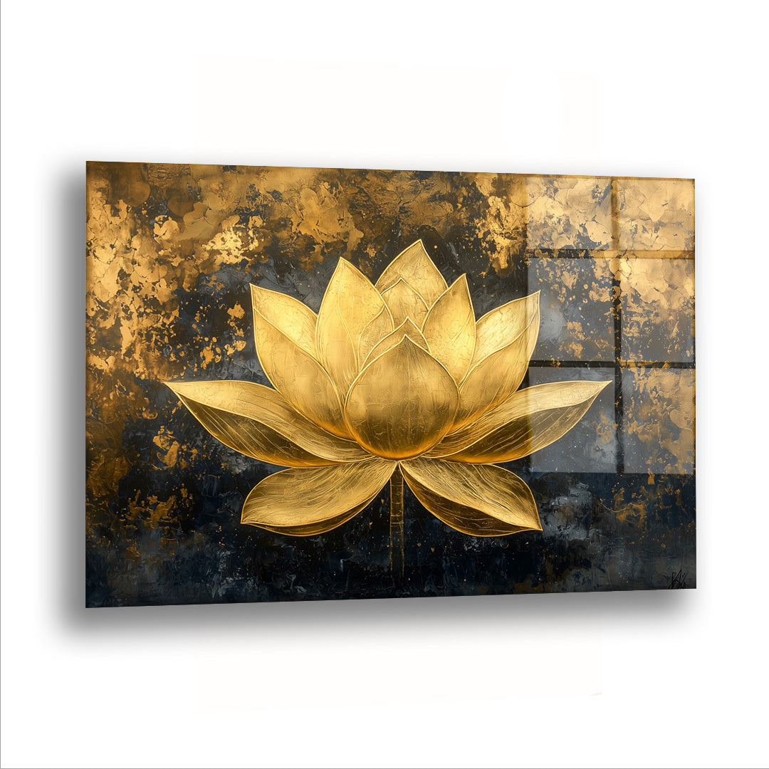 Altın Lotus cam tablo — Karanlık bir zeminden yükselen altın lotus, tek başına bir ışık kaynağına dönüşüyor.