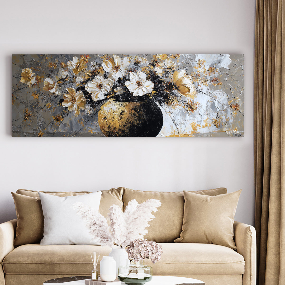 Bronz Vazo Ve Çiçekler