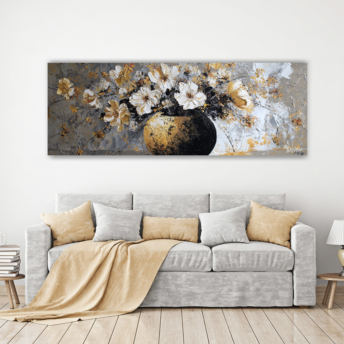 Bronz Vazo Ve Çiçekler