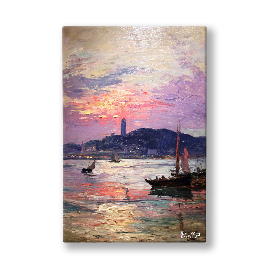 Deniz Feneri Akşamı kanvas tablo — Mor pembe bir akşamda tekneler, uzaktaki fenere doğru sessizce süzülüyor.