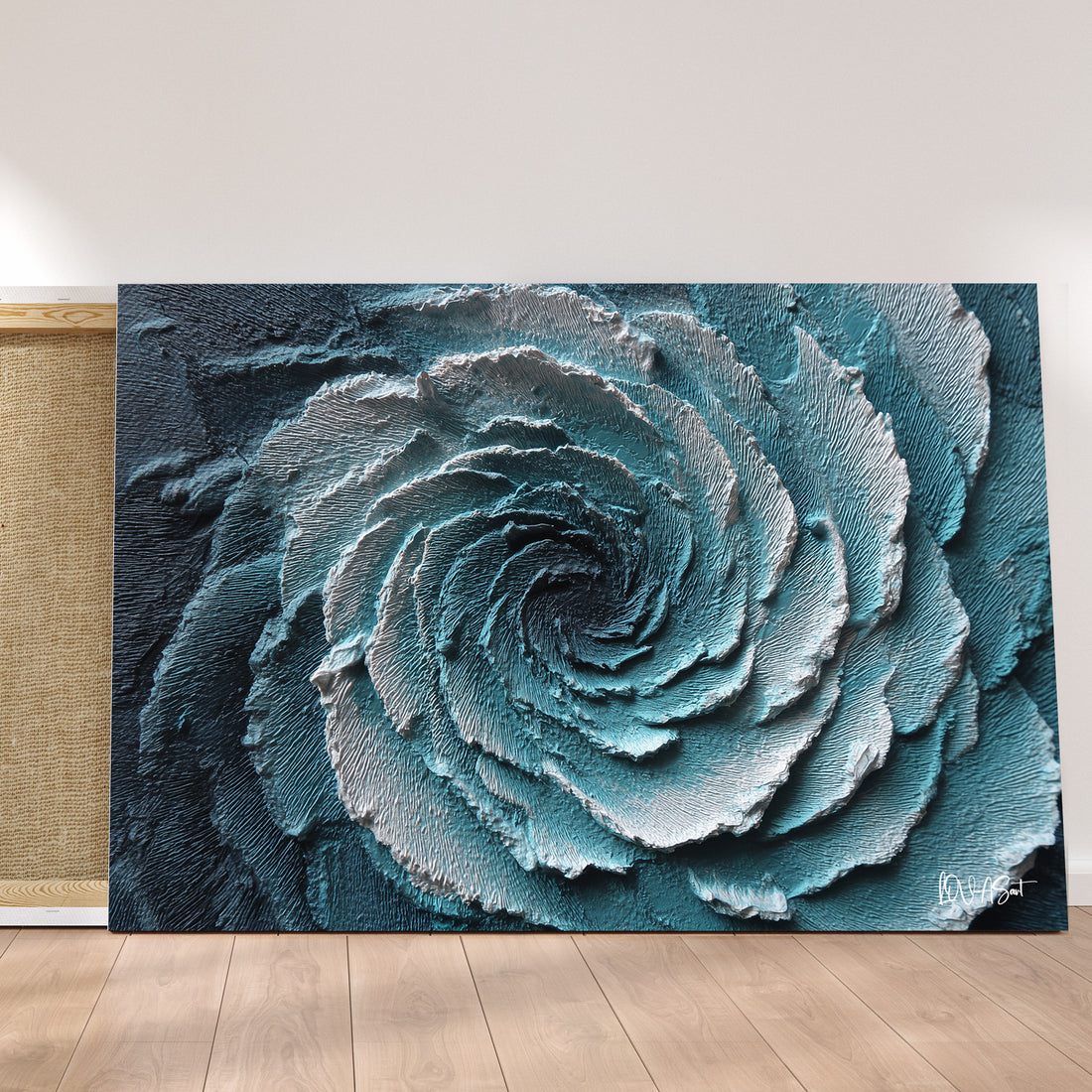 Gümüş Spiral kanvas tablo — iç mekân uygulama örneği