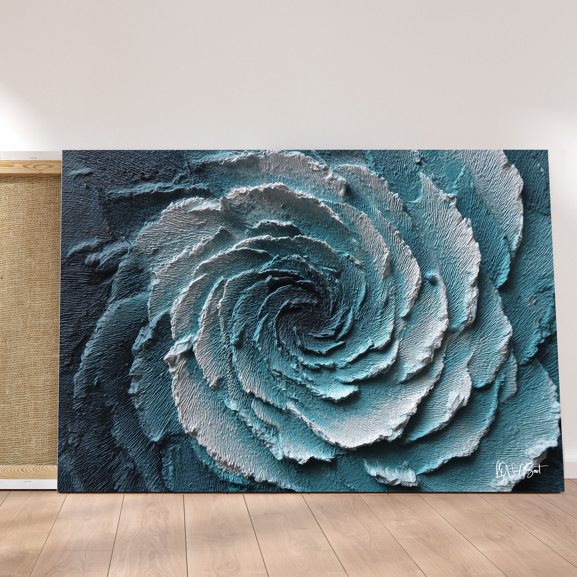 Gümüş Spiral kanvas tablo — iç mekân uygulama örneği