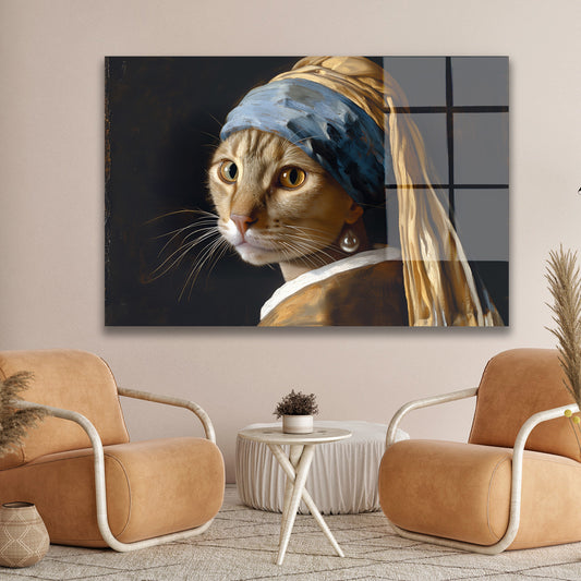 İnci Küpeli Kedi cam tablo — duvarda dekorasyon görünümü