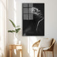 Işık Çizgili Portre cam tablo — duvarda dekorasyon görünümü