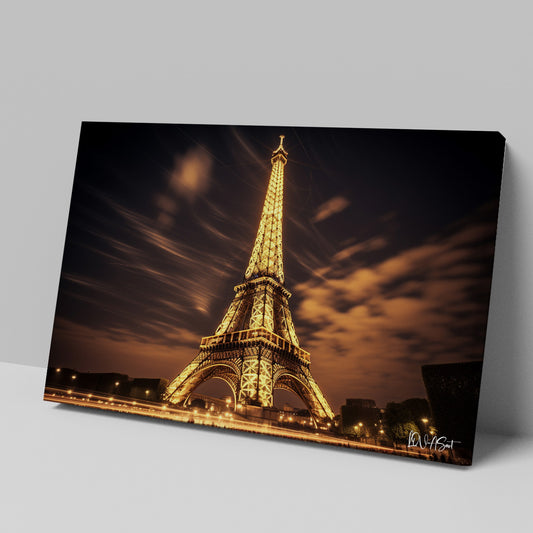 Işıklı Eyfel Kulesi kanvas tablo — duvarda dekorasyon görünümü