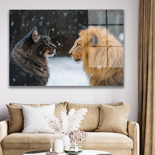 Karda Kedi ve Aslan cam tablo — duvarda dekorasyon görünümü