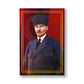 Kırmızı Zeminde Kalpaklı Atatürk kanvas tablo — Kırmızı bayrak zemini önünde kalpağı ve kalın paltosuyla duran Atatürk portresi, ince altın bir çerçeveyle sunuluyor.