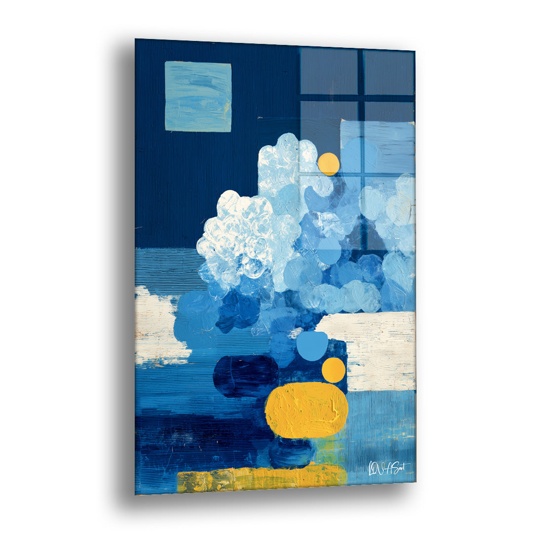 Lacivert Soyut Bulutlar cam tablo — mavi tonlu bulut kümelerini sarı noktalar ve geometrik bloklarla buluşturan, çocuksu bir 