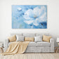 Mavi Beyaz Çiçek Dansı kanvas tablo — iç mekân uygulama örneği
