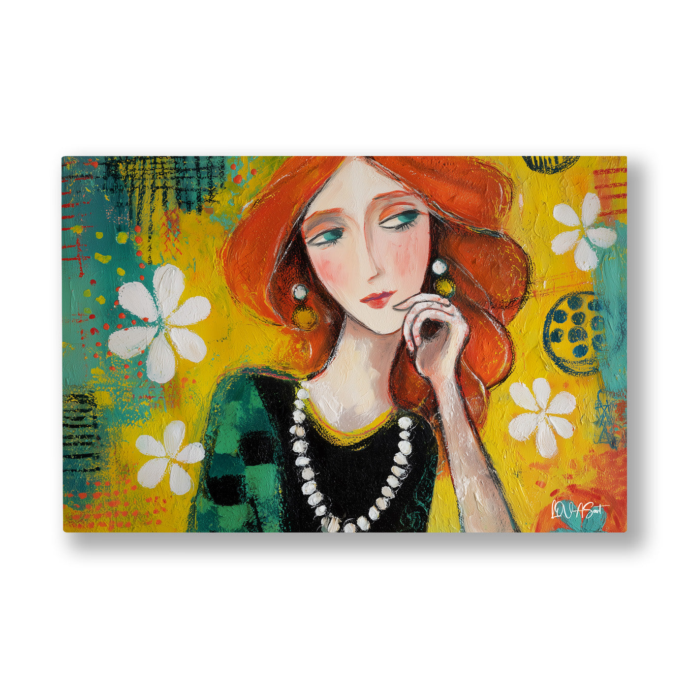 Papatyalı Kızıl Portre kanvas tablo — Sarı zeminde kızıl saçlı, inci kolyeli bir kadının düşünceli hali.