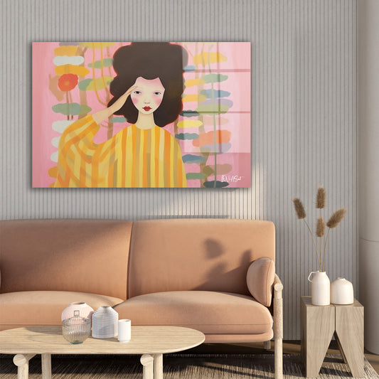 Pembe Zeminde Kadın cam tablo — farklı açıdan görünüm