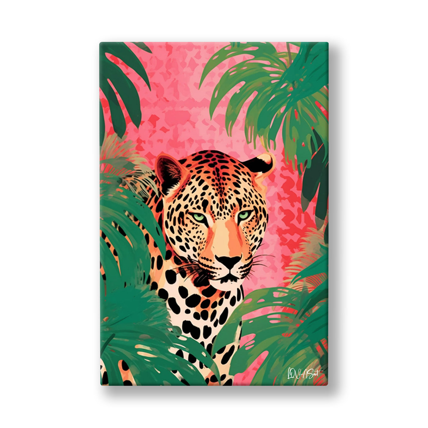 Pembe Zeminde Leopar kanvas tablo — Tropik yaprakların arasından bakan bir leopar, doğrudan gözünüze bakıyor.