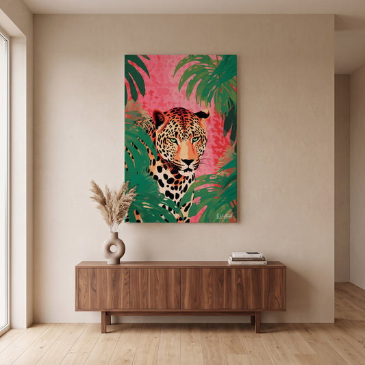 Pembe Zeminde Leopar kanvas tablo — duvarda dekorasyon görünümü