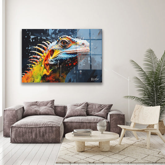 Renkli İguana cam tablo — duvarda dekorasyon görünümü