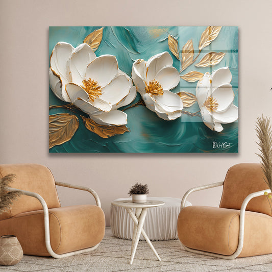 Üç Beyaz Manolya cam tablo — duvarda dekorasyon görünümü