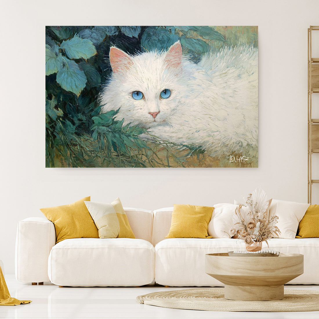 Yapraklar Arasında Beyaz Kedi kanvas tablo — duvarda dekorasyon görünümü