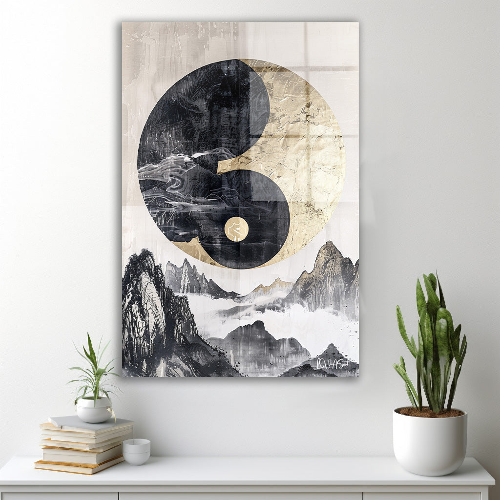 Yin Yang Dağları cam tablo — duvarda dekorasyon görünümü